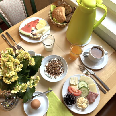 Forsthaus im Kirnitzschtal - Frühstücksvielfalt auf dem Tisch