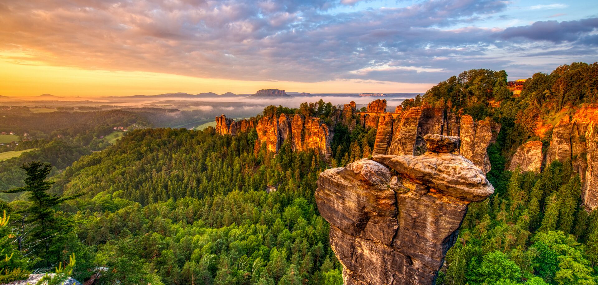 Goldene Stunde - Sonnenaufgang über der Bastei
