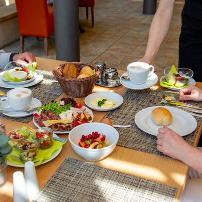 Frühstück im "Sendig's Wintergarten"