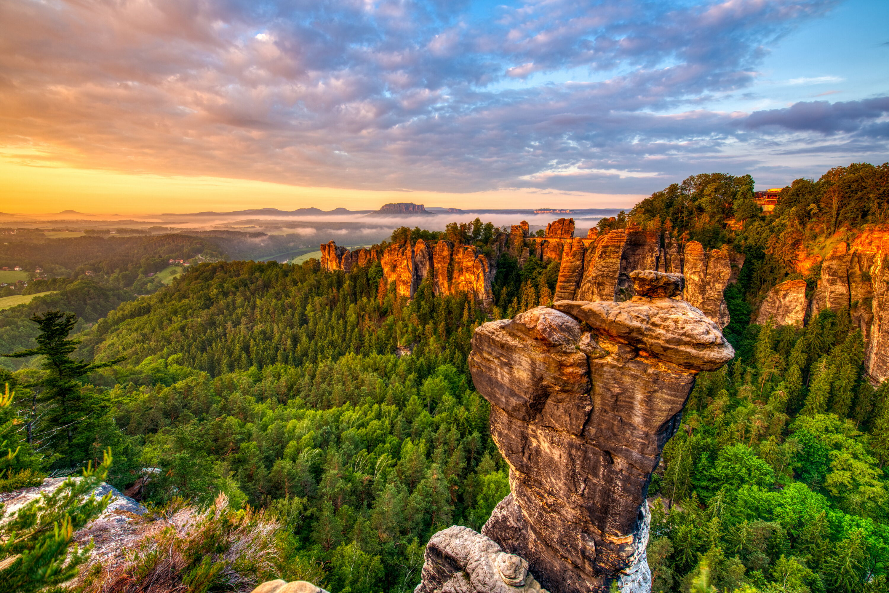 Goldene Stunde - Sonnenaufgang über der Bastei
